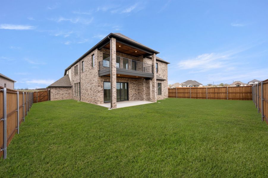 Exterior details of a home in Trinity Estates, Benbrook (Image 4).