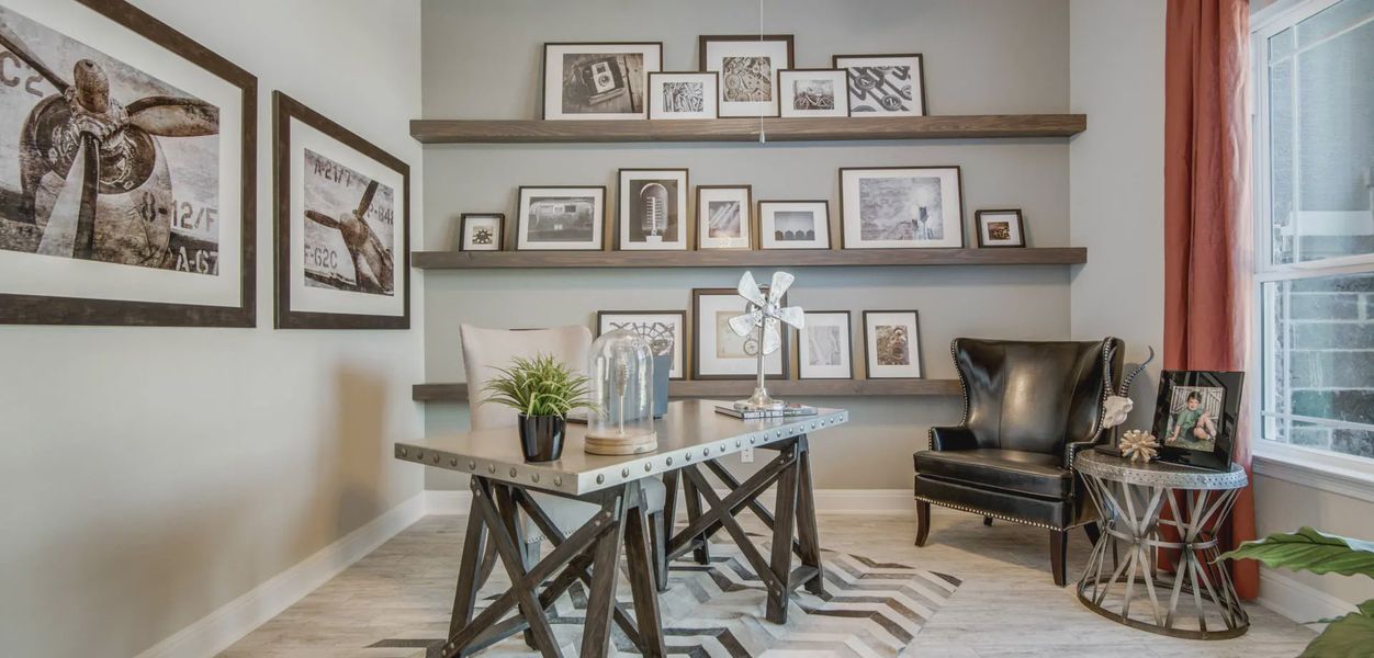 Furnished interior in a model home at Potranco Oaks 100's in Castroville (Image 8).
