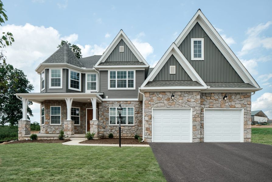 Front exterior of a home in the Trillium Reserve at Lake Norman community, located in Mooresville, NC (Image 15).