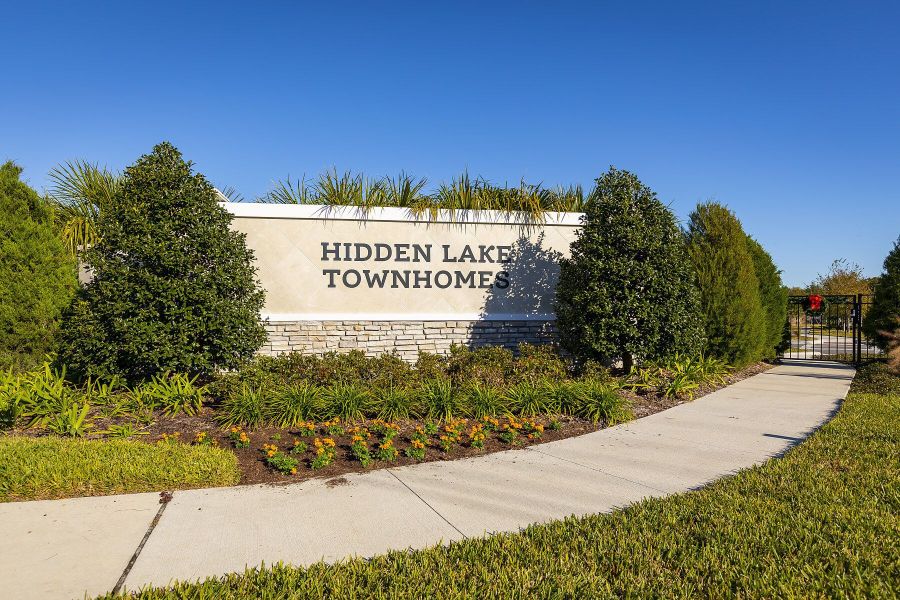 Image 28 of the Hidden Lake Townhomes community in Apopka, FL.