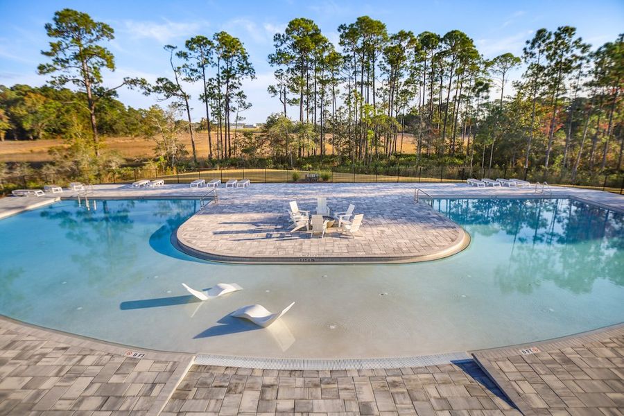 Hammock Bay Pool | Freeport, Florida | DSLD Homes