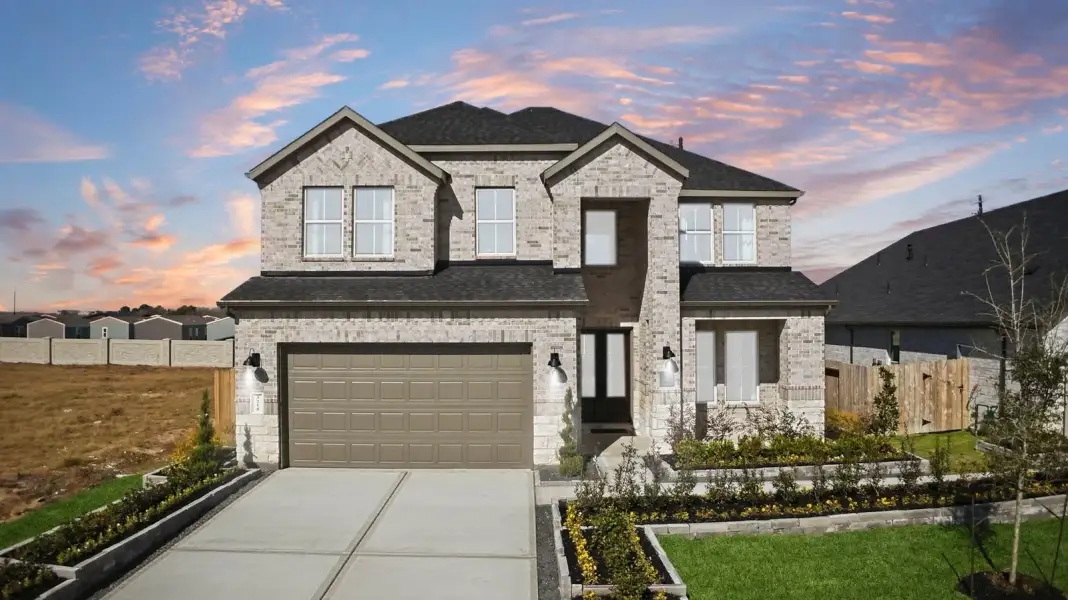 Front exterior of a home in the Alexander 65' Homesites community, located in Pearland, TX (Image 15).