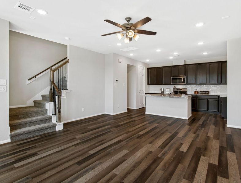 Image 14 of the Lakeshore at Towne Lake Townhomes community in Cypress, TX.