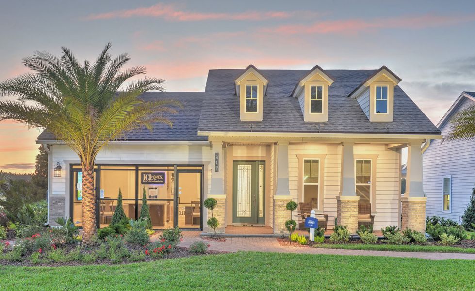 Front exterior of a home in the Middlebourne community, located in St. Johns, FL (Image 3).