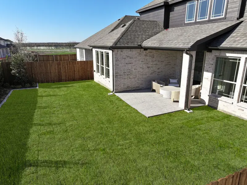 Exterior details of a home in Brookfield, Melissa (Image 3). Exterior details of a home in Brookfield, Melissa (Image 3).