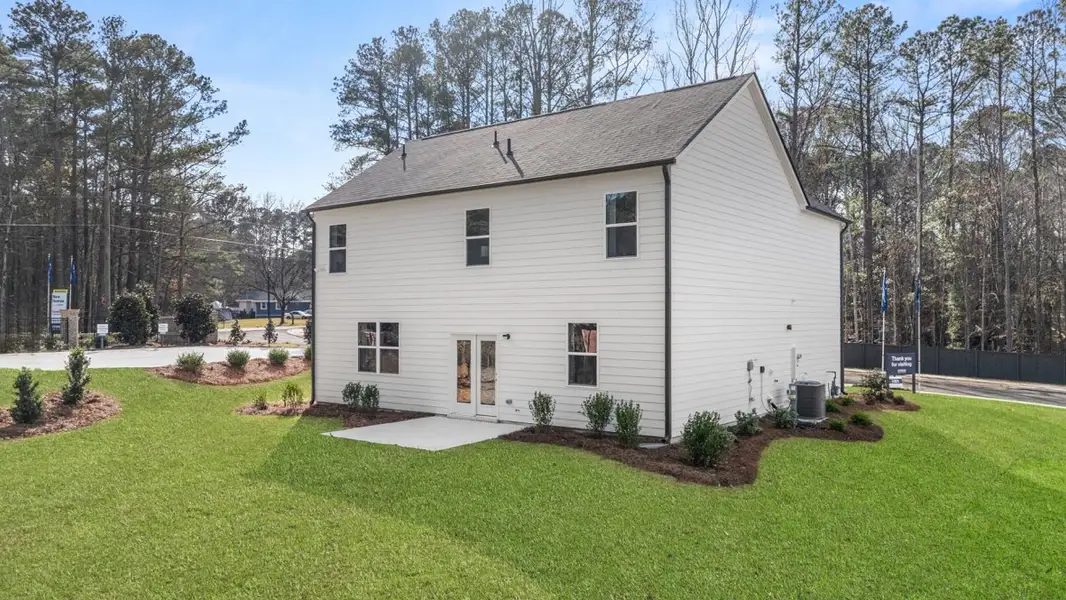 Exterior details of a home in Creekview, Atlanta (Image 7).