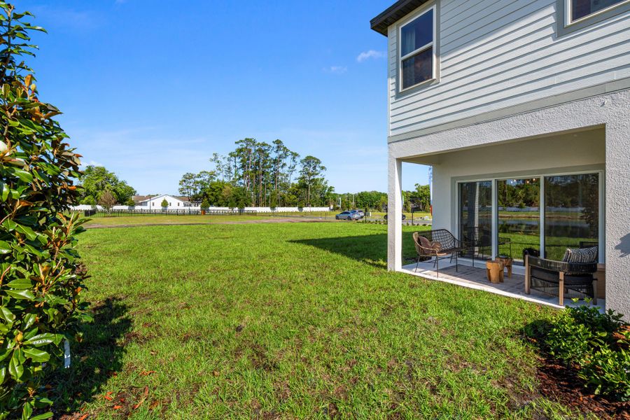 Exterior details of a home in Shenandoah Reserve, Orlando (Image 7).