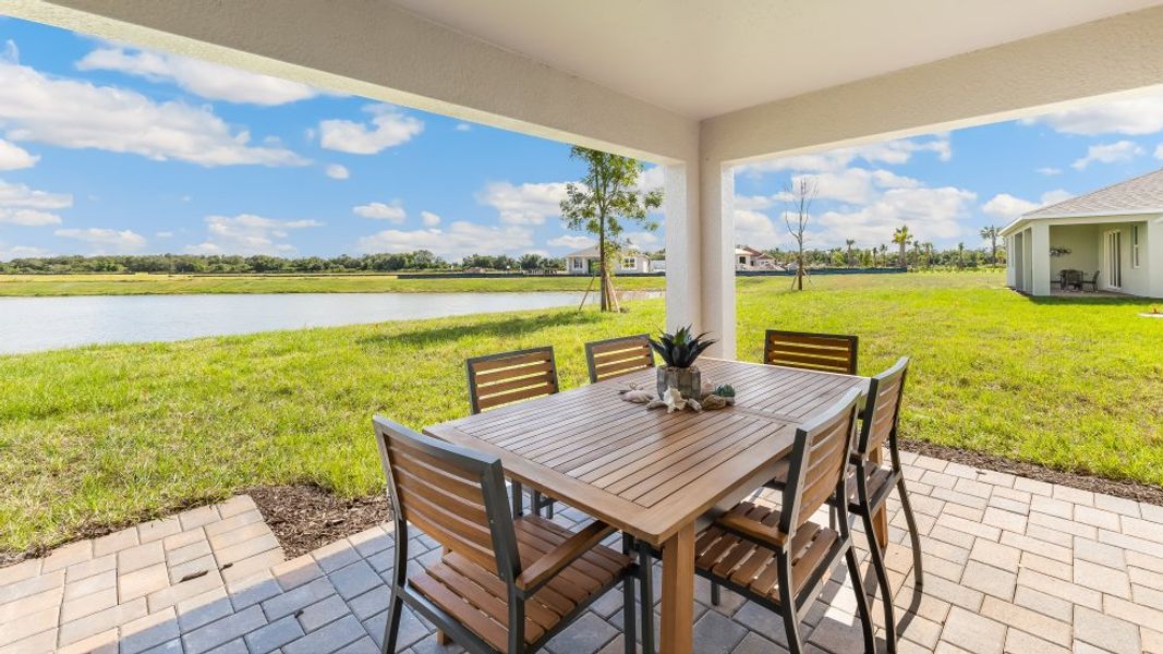 Exterior details of a home in Cali Cove, Punta Gorda (Image 3).