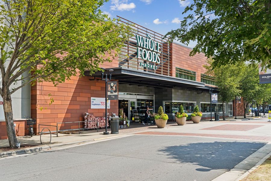 Front exterior of a home in the Glenhurst community, located in Matthews, NC (Image 3).