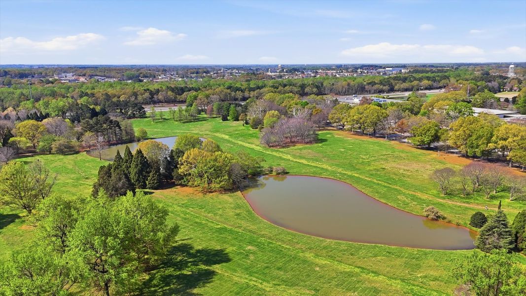 Natural surroundings and green spaces near El Dorado in Spartanburg, SC (Image 26).