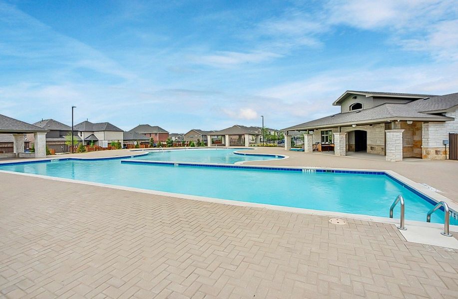 Image 4 of the University Place community in Dallas, TX.