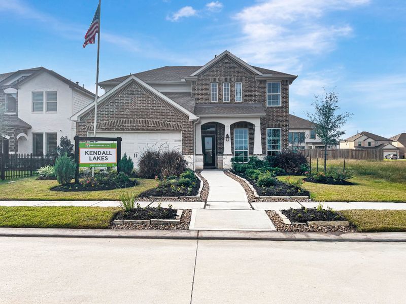 Front exterior of a home in the Kendall Lakes community, located in Alvin, TX (Image 4). Front exterior of a home in the Kendall Lakes community, located in Alvin, TX (Image 4).