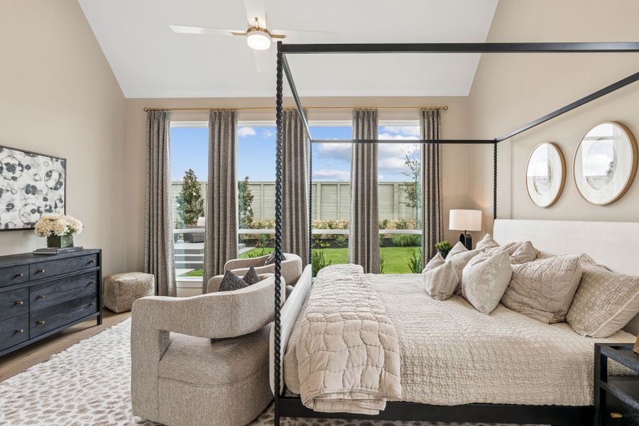 Private Main Retreat with Backyard Views Private Main Retreat with Backyard Views