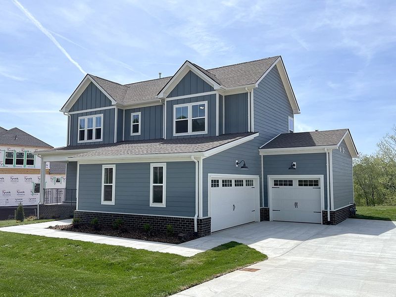 Oxford Farm House, 3-Car Garage