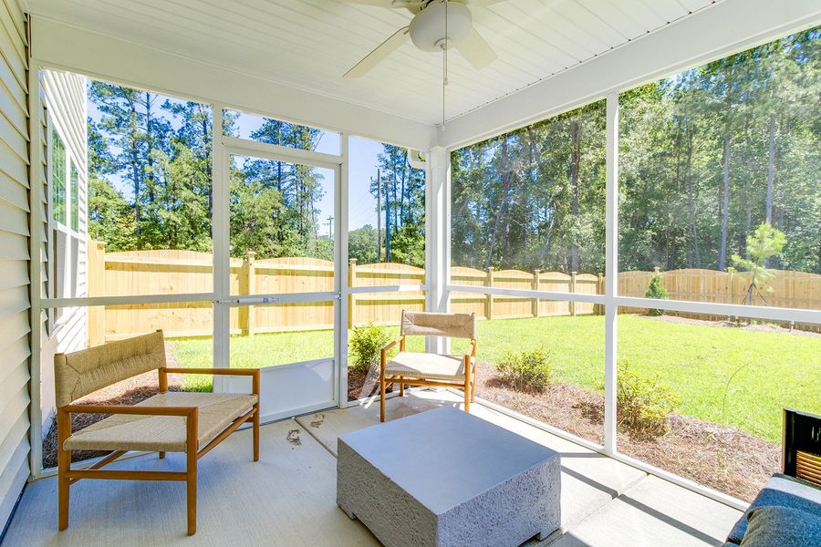 Lancaster | Covered Porch