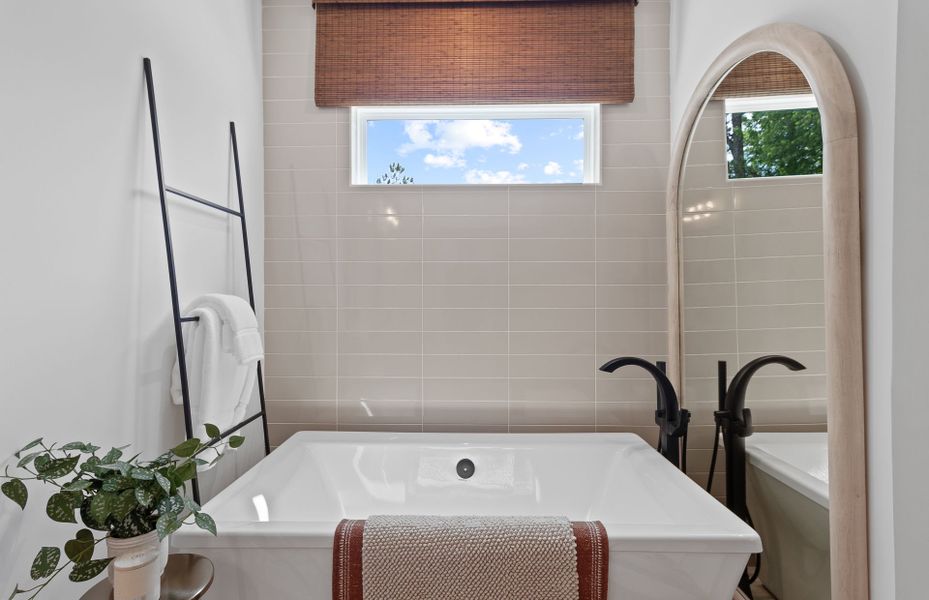 Spa-Like Owner's Baths