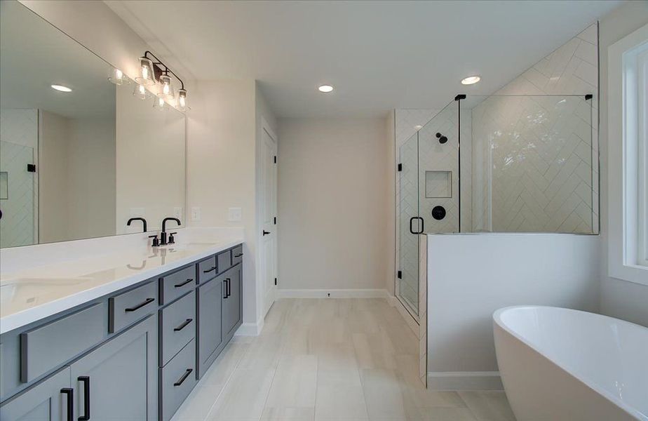 Sherwood:Owners Bathroom