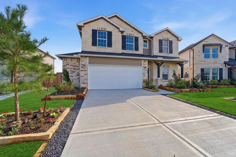 Front exterior of a home in the Ashland community, located in Angleton, TX (Image 10).