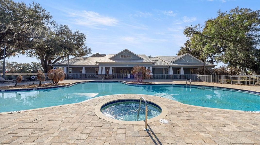 Grand Oaks Manor Amenity pool 3of4