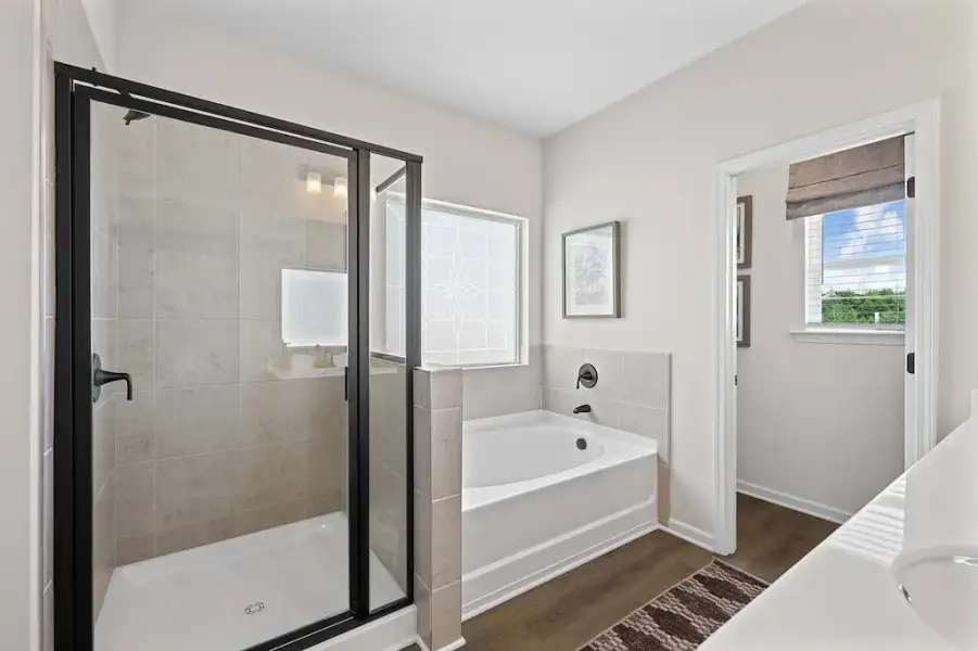 The Buford II Primary Bathroom | Pineworth Landing | Macon, GA