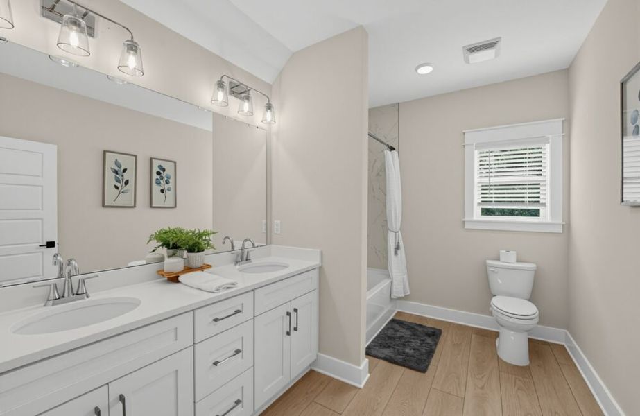 Furnished interior in a model home at King's Landing in Panama City (Image 28). Furnished interior in a model home at King's Landing in Panama City (Image 28).