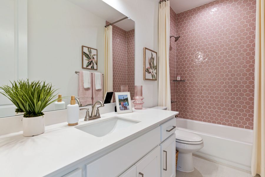 American Legend Homes' 40' model in Wellington - Secondary Bathroom American Legend Homes' 40' model in Wellington - Secondary Bathroom