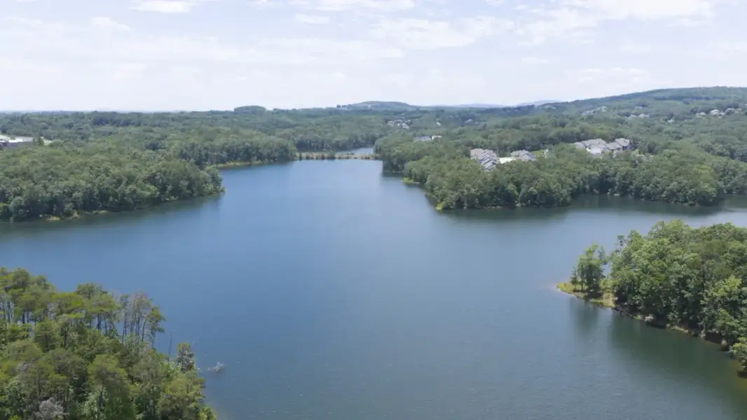 Natural surroundings and green spaces near Keithsburg Crossing in Canton, GA (Image 10).