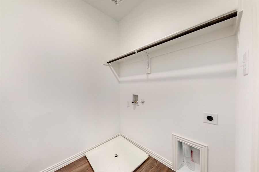 Image 33 of the Legends Crossing - Bungalows community in Irving, TX.