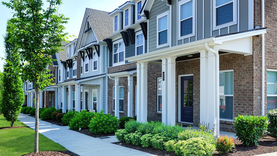 Front exterior of a home in the Anderson Park community, located in Hendersonville, TN (Image 40).