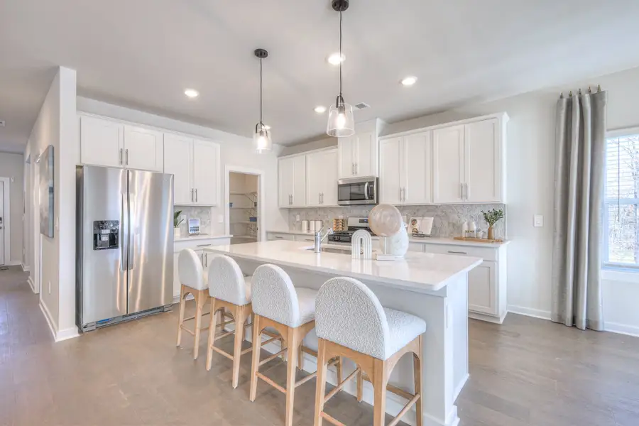 Skip takeout and prep dinner in the well-appointed kitchen. Skip takeout and prep dinner in the well-appointed kitchen.
