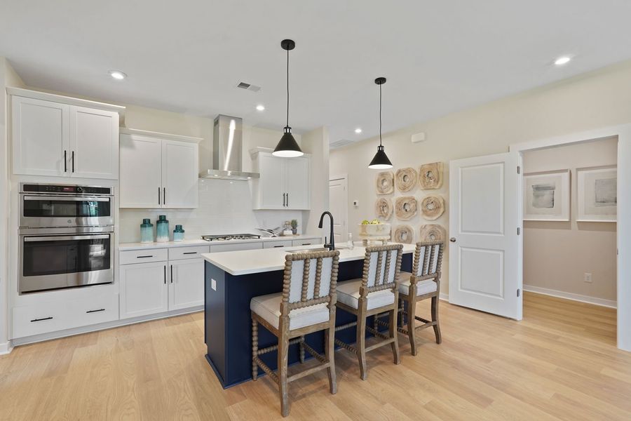 Beautiful Kitchens with Large Islands