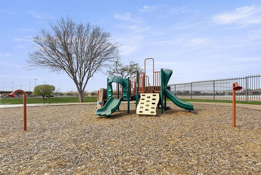 Image 39 of the The Villages of Fox Hollow community in Forney, TX.