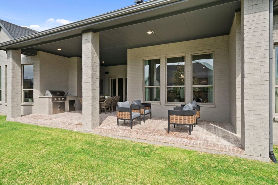 Exterior details of a home in Mustang Lakes, McKinney (Image 6).