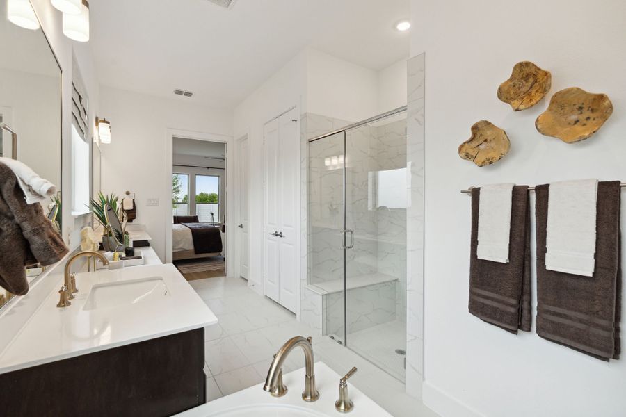 Furnished interior in a model home at Painted Tree Lakeside in McKinney (Image 40).