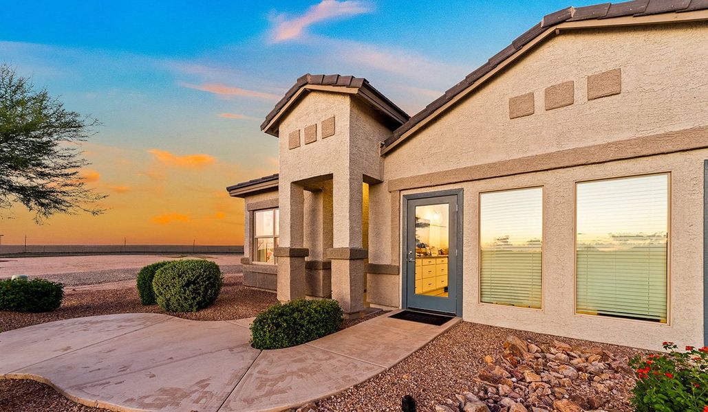 Exterior details of a home in Barnett Village, Marana (Image 9).