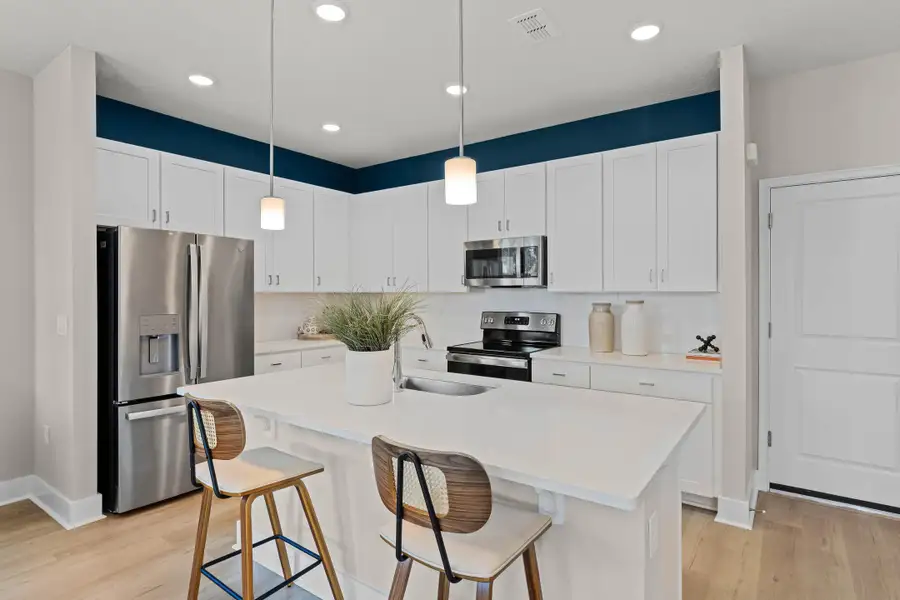 Open Kitchen with 42" Cabinets Open Kitchen with 42" Cabinets