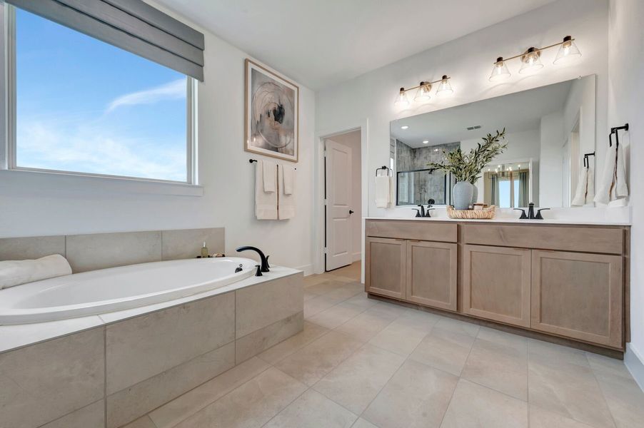 Owner's Bathroom Owner's Bathroom