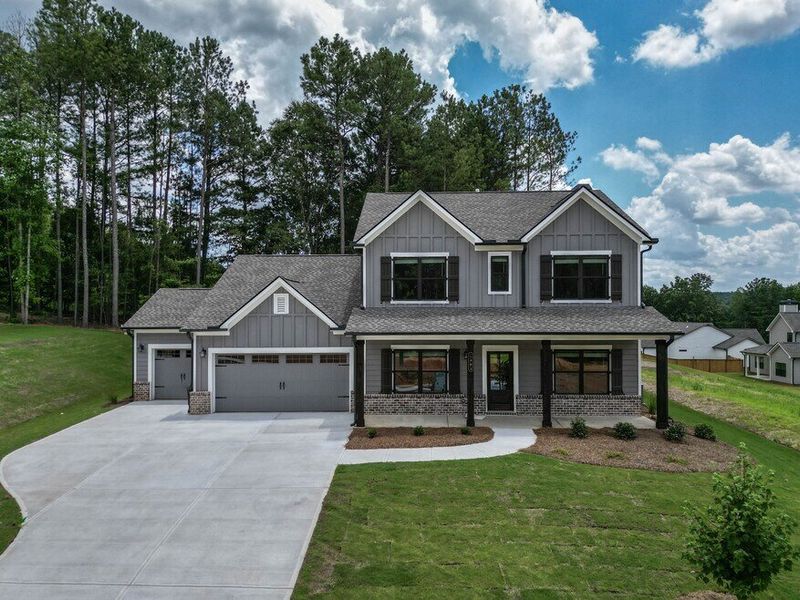 Front exterior of a home in the Red Oak Ridge community, located in Loganville, GA (Image 12).
