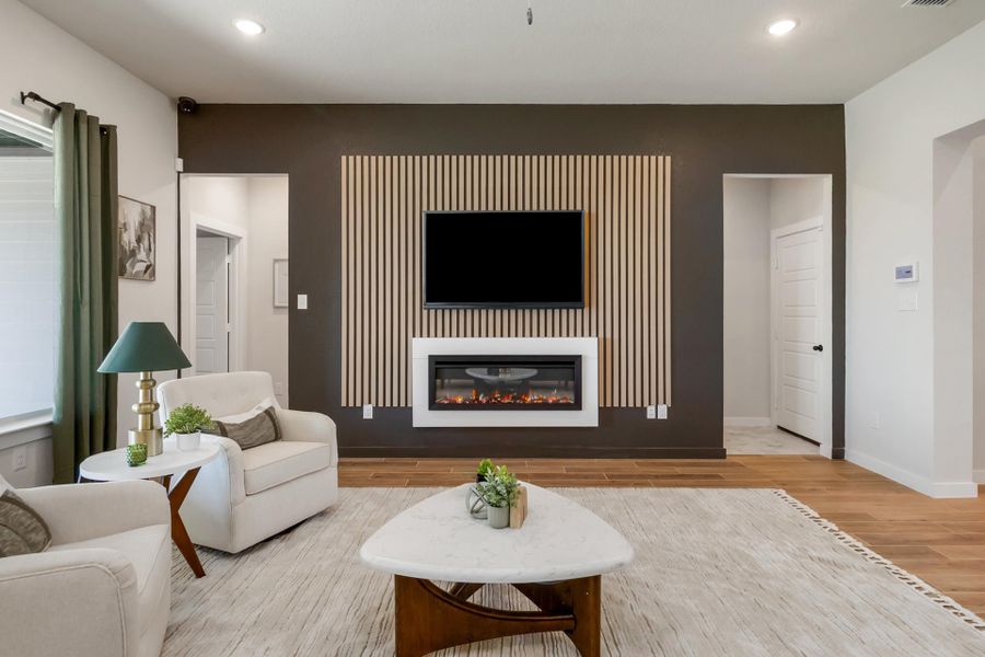 7011 Alamo Estates - Model - Lubbock - Family Room