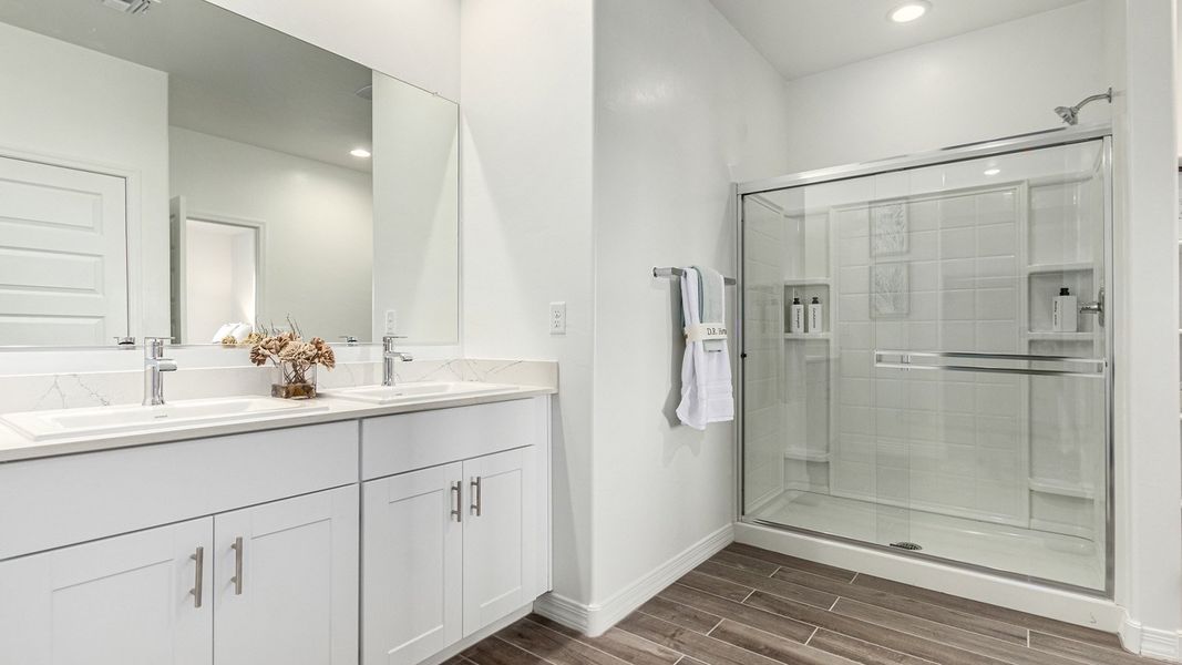 Furnished interior in a model home at Sahuarita Acres in Sahuarita (Image 27).