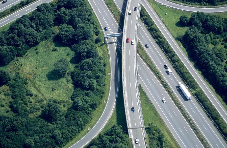 Convenient to Expressways Convenient to Expressways