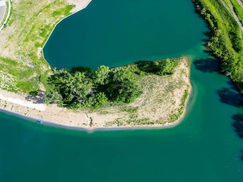 Natural surroundings and green spaces near The Courtyards at The Moorings in Wichita, KS (Image 18).