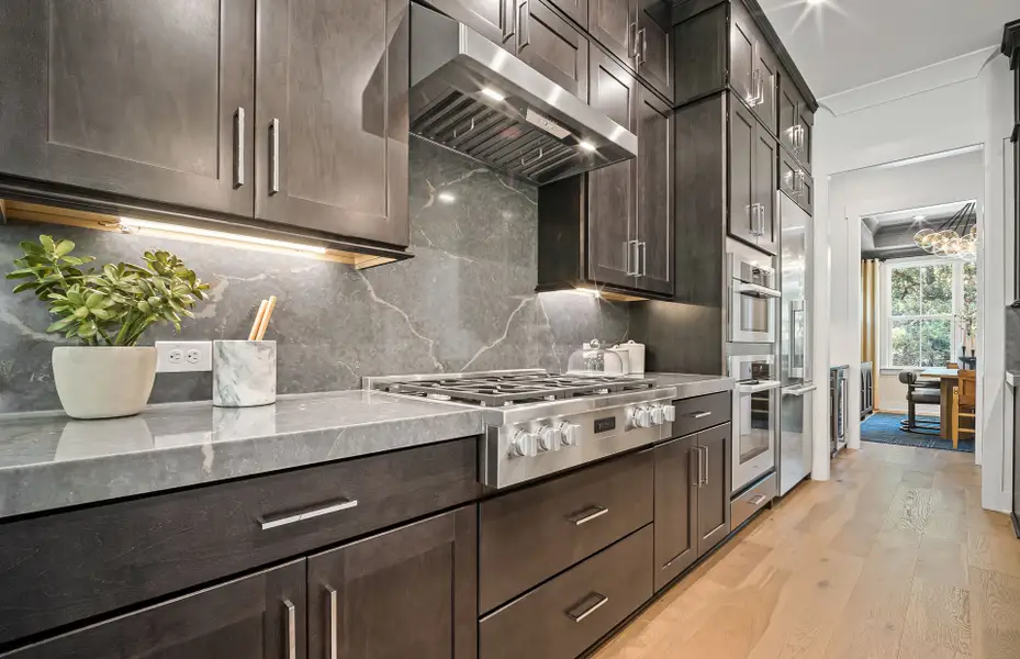 Entertainers Dream Kitchens