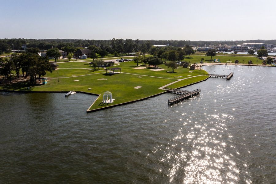 Natural surroundings and green spaces near The Pines at Seven Coves in Willis, TX (Image 61).