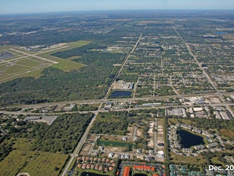 Aerial view of the Lucaya Pointe community in Vero Beach, FL, showing layout and nearby surroundings (Image 21).