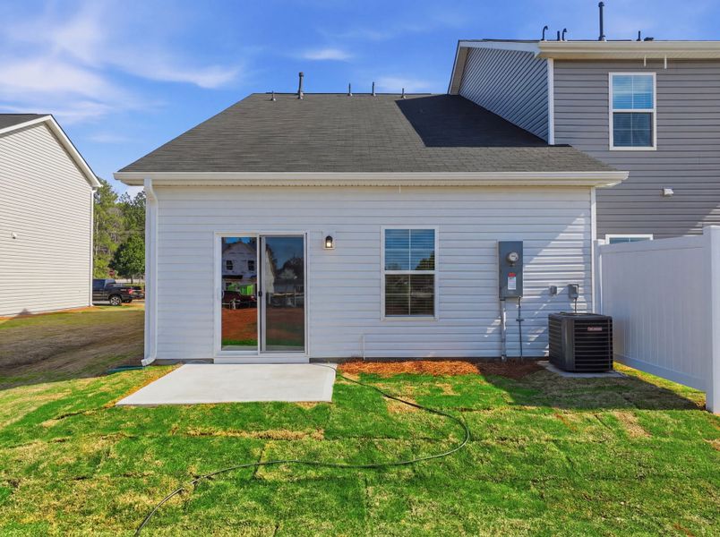 Exterior details of a home in Towns at Lake Greenwood, Greenwood (Image 4).