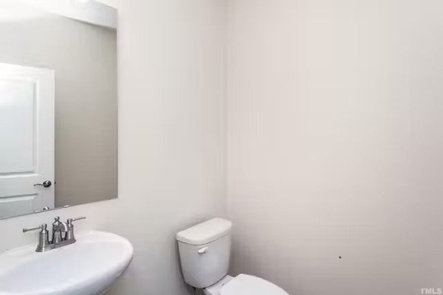 Image 27 of the Royal Creek community in Raleigh, NC.