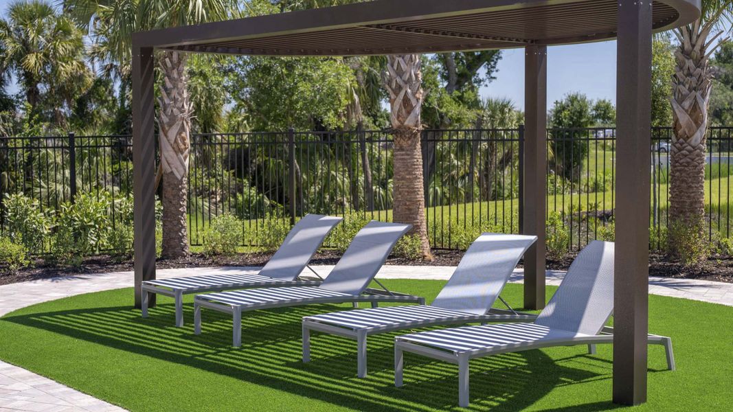 Community amenity available to residents of Oakfield Lakes in Parrish (Image 14).