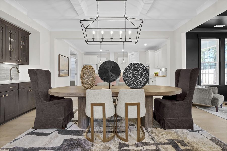 Warwick II | Dining Room