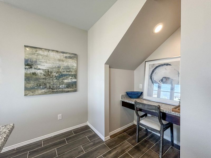 Furnished interior in a model home at Cuatro Vientos Sur in Laredo (Image 23).